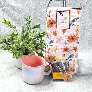 NWT: 22 Oz. Pink Iradecent Mug, Teas, & Floral kitchen Towel Set